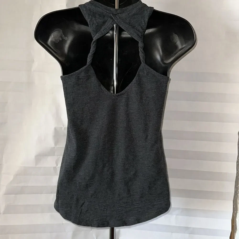 Old Navy Black Open Back Tank Top Size 8 Bird of Paradise Graphic Sleeveless Tee